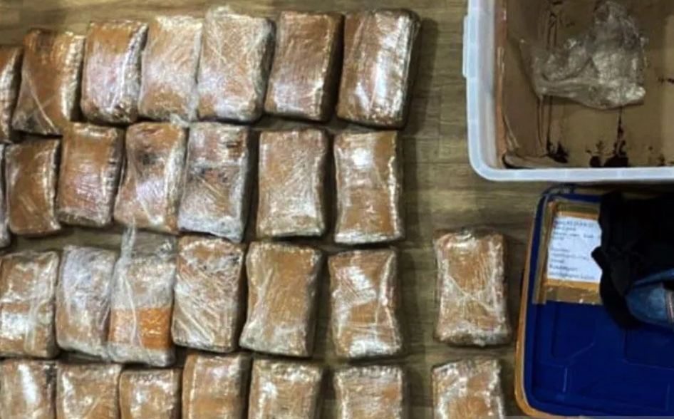 Polisi Amankan Pria dan 7 Kilogram Ganja di Daan Mogot